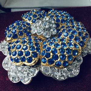 Beautiful blue 224 Swarovski crystal brooch